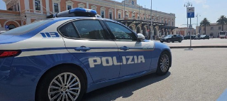 Poliziotti aggrediti a martellate, agente dimesso con 15 giorni di prognosi